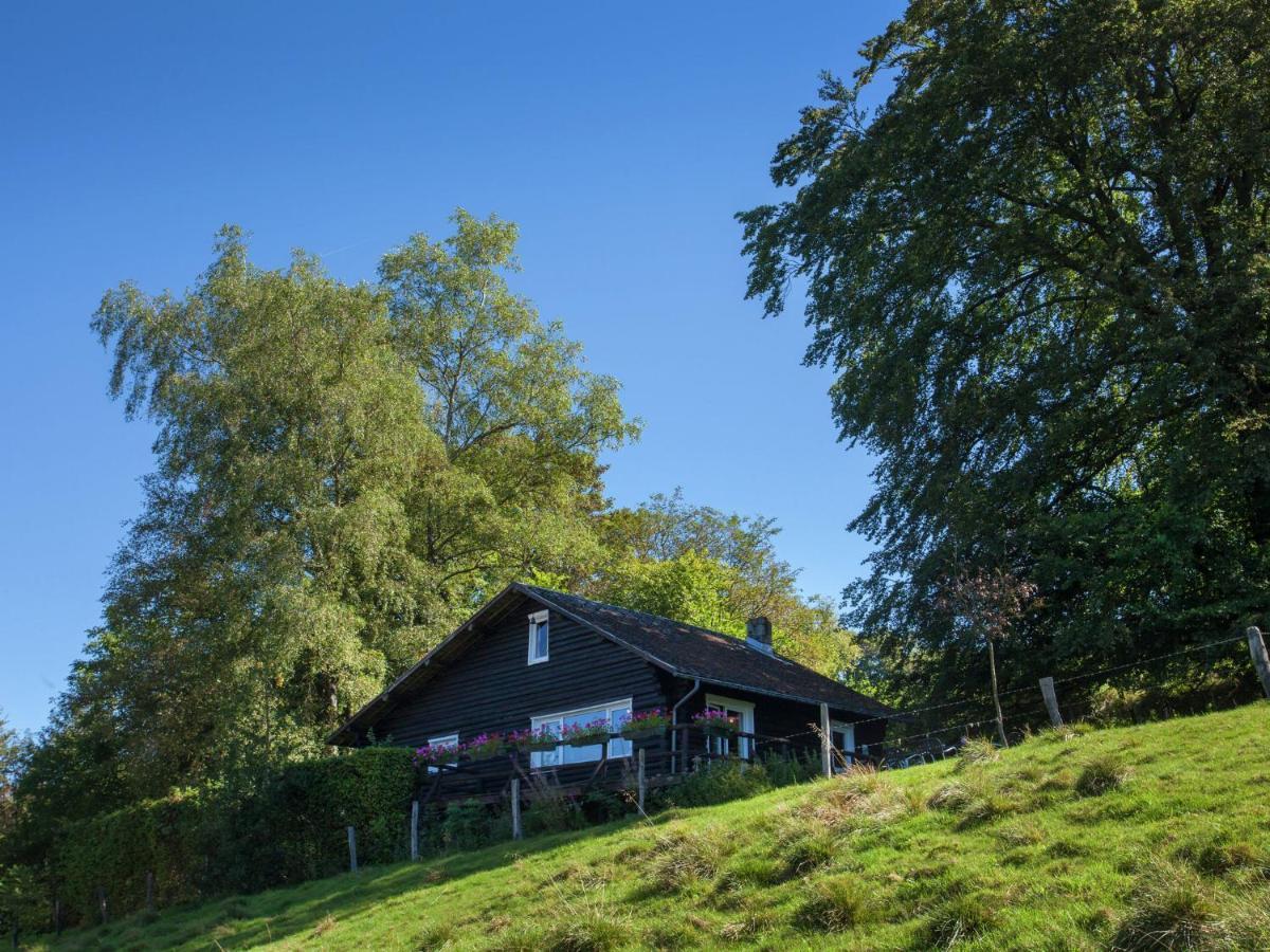 Open Wooden Chalet Built Against A Hill Francorchamps Ngoại thất bức ảnh
