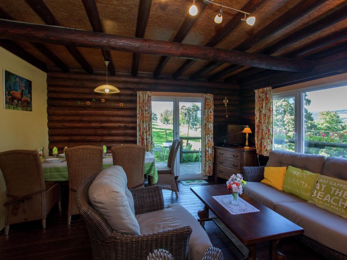 Open Wooden Chalet Built Against A Hill Francorchamps Ngoại thất bức ảnh