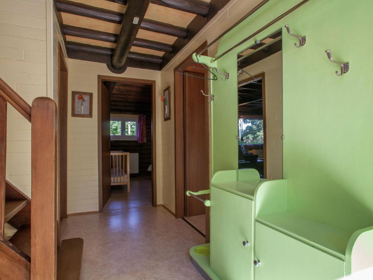 Open Wooden Chalet Built Against A Hill Francorchamps Ngoại thất bức ảnh