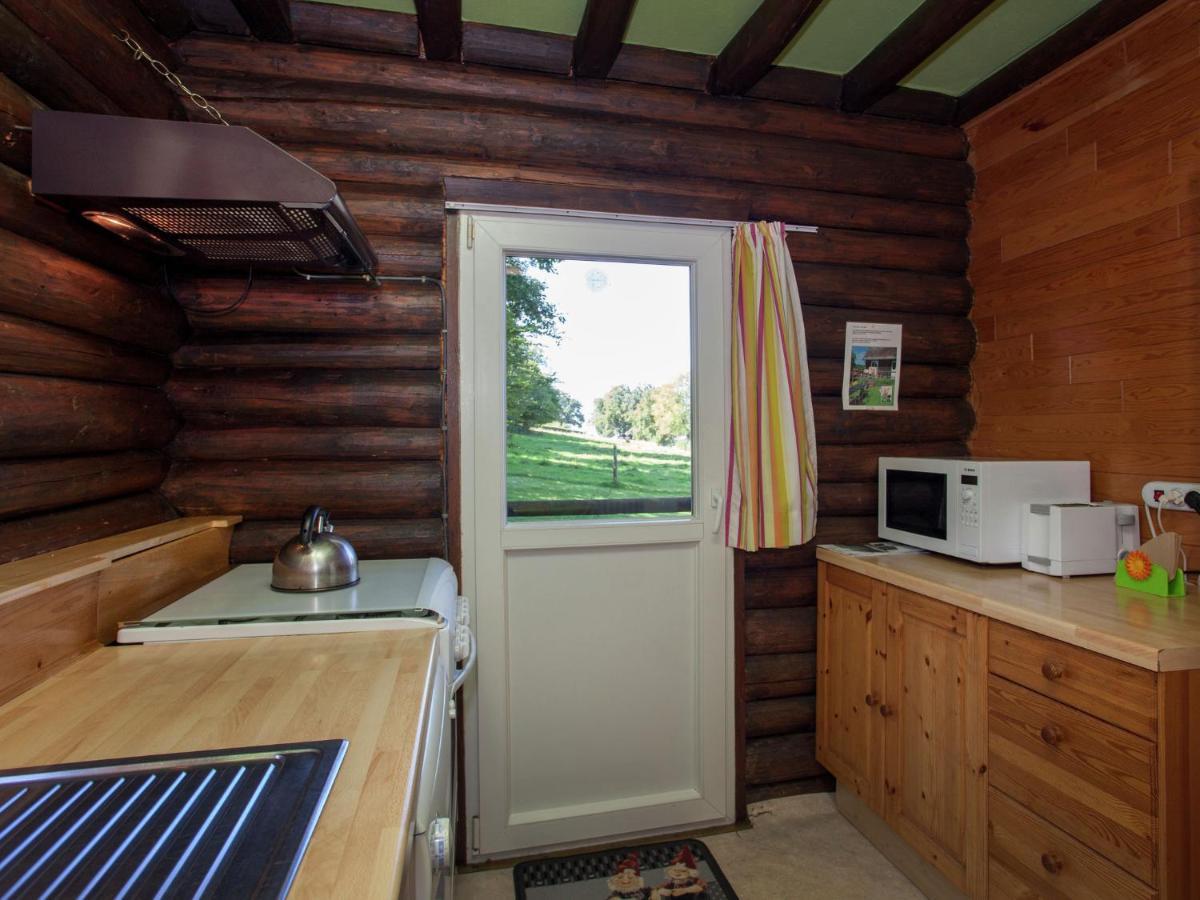 Open Wooden Chalet Built Against A Hill Francorchamps Ngoại thất bức ảnh