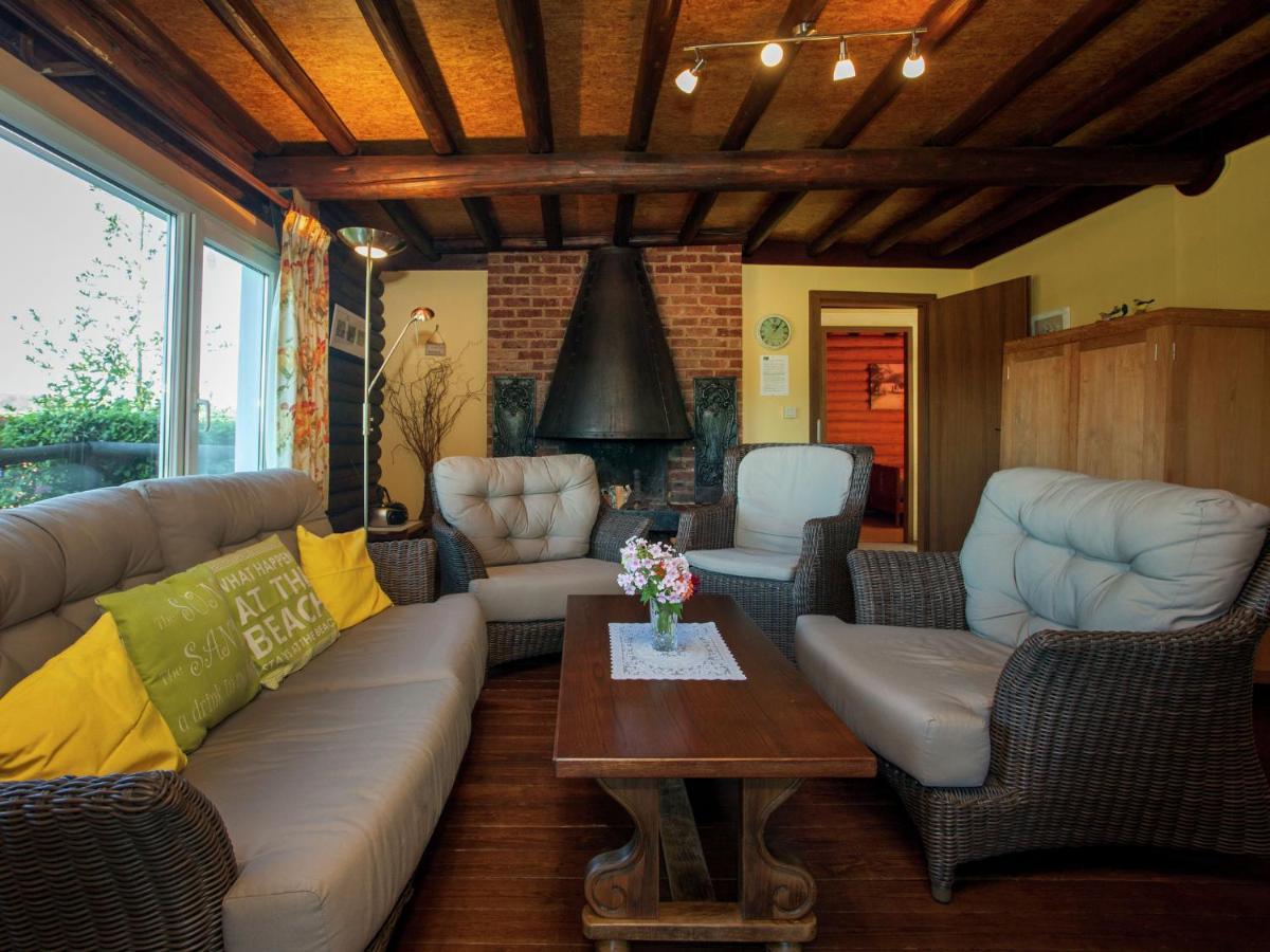 Open Wooden Chalet Built Against A Hill Francorchamps Ngoại thất bức ảnh