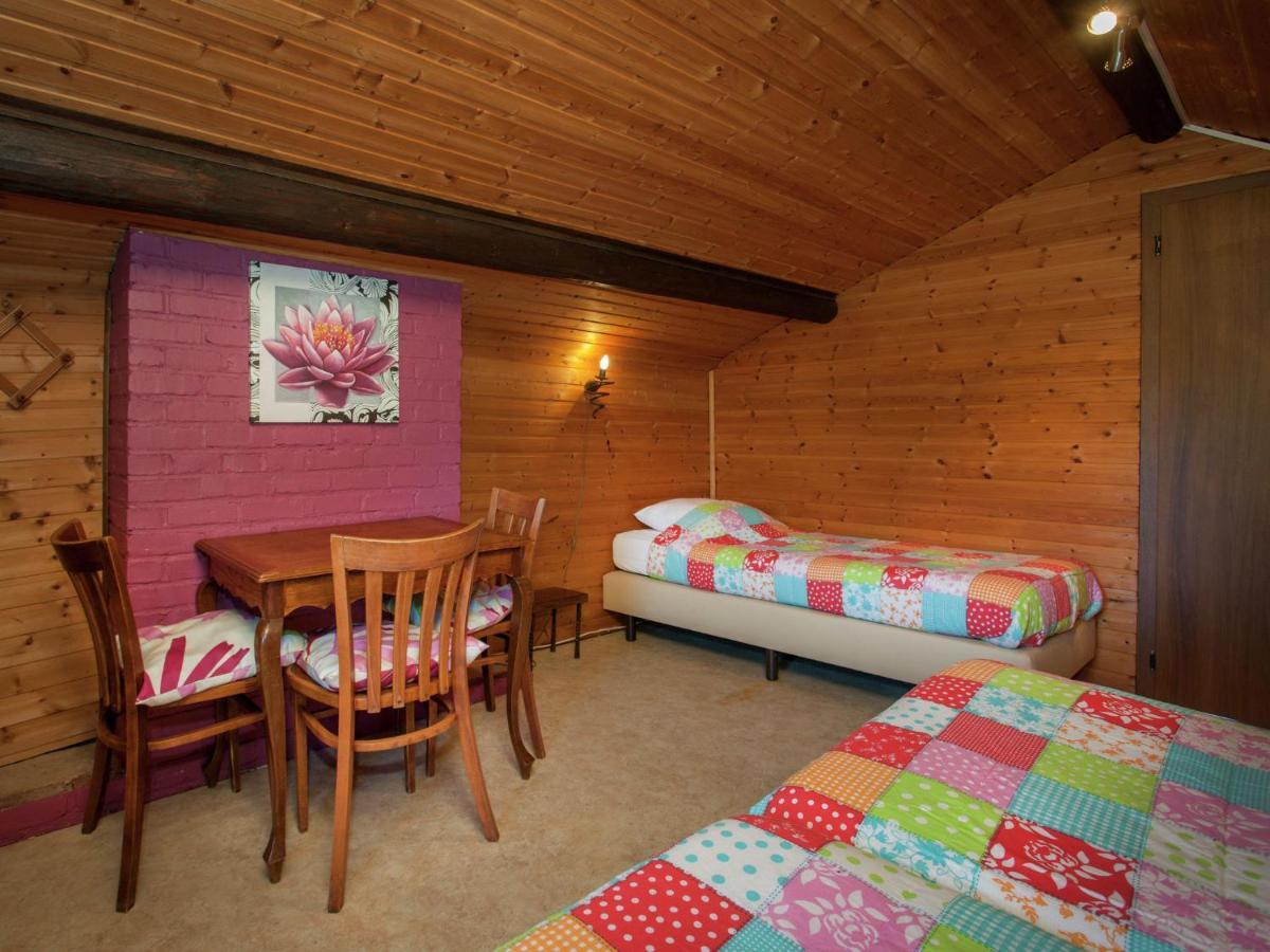 Open Wooden Chalet Built Against A Hill Francorchamps Ngoại thất bức ảnh